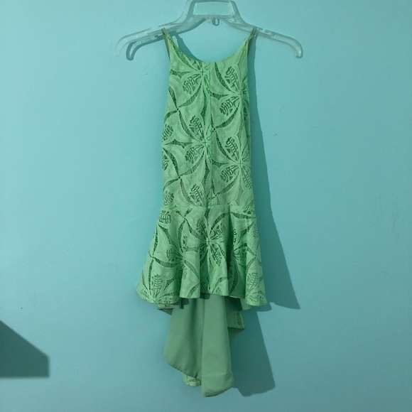 ☀️ NWOT Light Pastel Green High Low Top - Size M - Picture 2 of 12
